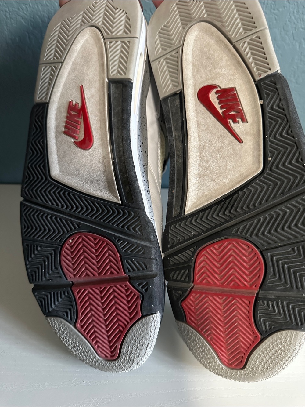 Jordan Men’s White Black Red Retro Sneakers - Picture 4 of 4